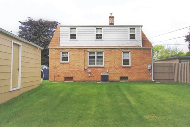 307 N Martin Ave, Waukegan, IL 60085 - photo 4