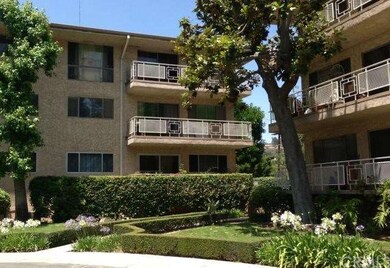 Prime end unit location - secluded and private