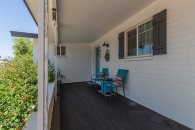 05 - Front Patio
