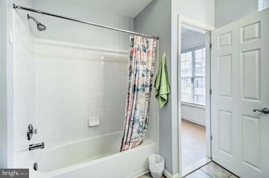 1822 Cedar Cove Way unit 201, Woodbridge, VA 22191 - photo 7