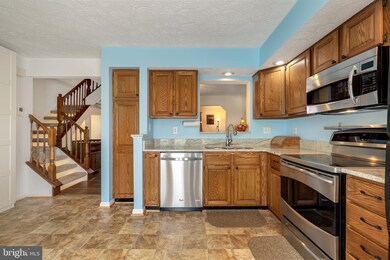 8057 Brightwood Ct, Ellicott City, MD 21043 - photo 6