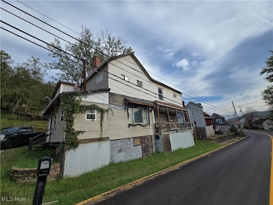 399 Smithfield St, Dillonvale, OH 43917 - photo 2