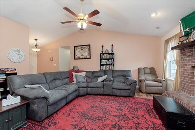 9694 Barrhill Ct, Fishers, IN 46038 - photo 4