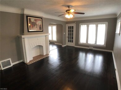 Spacious living room with fireplace