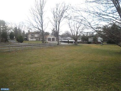 368 Roanoke Cir, Norristown, PA 19403 - photo 5