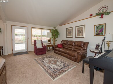 1610 Ridgley Blvd, Eugene, OR 97401 - photo 5