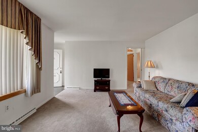 2546 Garfield Ave, Reading, PA 19609 - photo 5