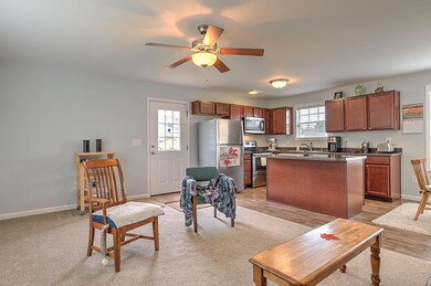 140 Monarch Ct, Johnson City, TN 37601 - photo 4