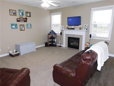 2520 Lakecrest Dr, Columbus, IN 47201 - photo 4