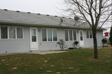 124 4th St, Brooklyn, WI 53521 - photo 2