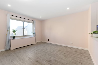 18-41 215th St unit TH15, Bayside, NY 11360 - photo 5