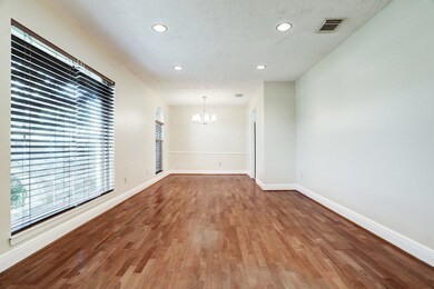 9958 Kirkshire Dr, Houston, TX 77089 - photo 6