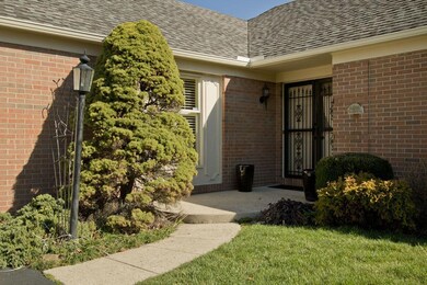 6046 Sedgwick Rd, Columbus, OH 43235 - photo 2
