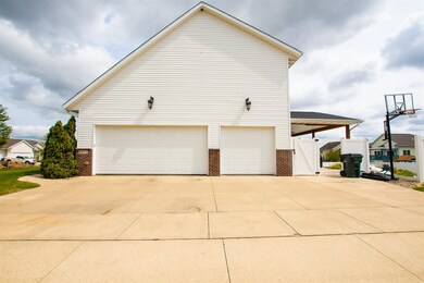 4413 Spring Meadow Place NE, Cedar Rapids, IA 52411 - photo 3