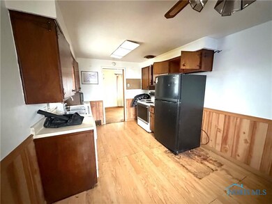 425 Clifton Ave, Findlay, OH 45840 - photo 7