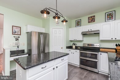 8707 Riverscape Ct, Odenton, MD 21113 - photo 6