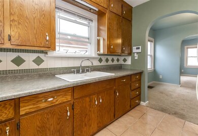 822 Byron Ave, Waterloo, IA 50702 - photo 2