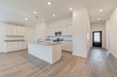 WELCOME to 2703 Chesnut Oak Circle