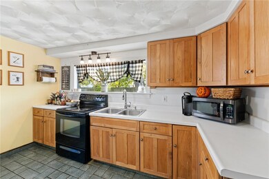 68 Appleton St, Cranston, RI 02910 - photo 6