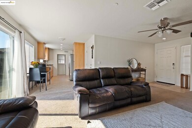 386 Paige Ln, Merced, CA 95341 - photo 3