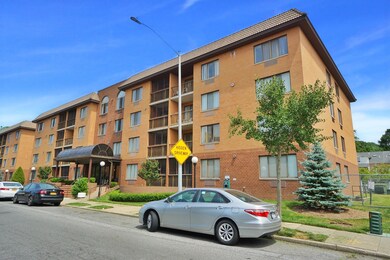 Chestnut Hill at Essex Park unit 2D, Staten Island, NY 10314 - photo 2