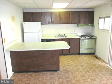 718 Twin Rivers Dr N, East Windsor, NJ 08520 - photo 4