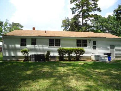 300 Delmar Rd, Jacksonville, NC 28540 - photo 2