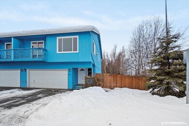 Large Fenced Yard