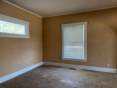 11 2nd St NW, Oelwein, IA 50662 - photo 4