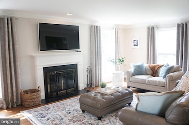 8201 Coach St, Potomac, MD 20854 - photo 4