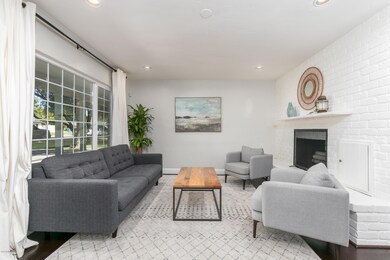 3825 N 35th Pl-9