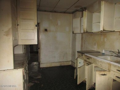 140 S Carbon St, Shamokin, PA 17872 - photo 3