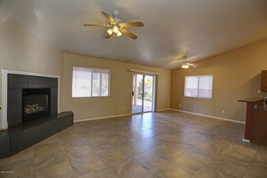2693_living1