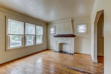5 - Living Room v1 2022-9-7.jpg-FULL