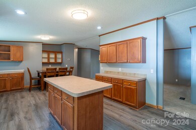 124 Kodak Dr, Statesville, NC 28625 - photo 3