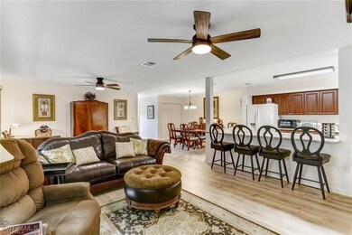 925 Palm View Dr unit 111, Naples, FL 34110 - photo 2