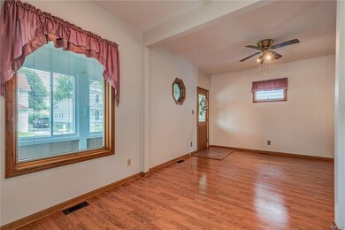 Spacious & Bright Living Room