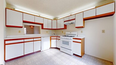 93 Shawnee Place, Galloway, NJ 08205 - photo 5