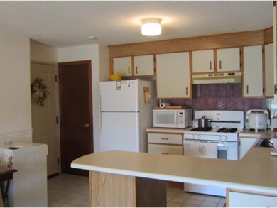 3 Knights Bridge Dr unit UL107, Nashua, NH 03063 - photo 3