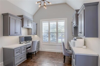 8126 Millridge St, Lenexa, KS 66220 - photo 6