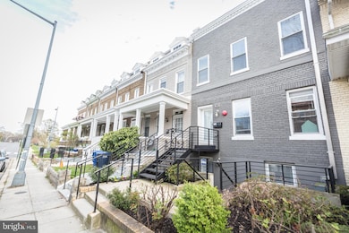 426 Kenyon St NW unit 2, Washington, DC 20010 - photo 4