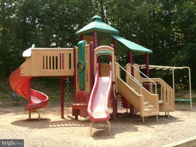 4128 Churchman Way unit 327, Woodbridge, VA 22192 - photo 5