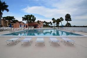 20850 San Simeon Way unit 3095, Miami, FL 33179 - photo 2