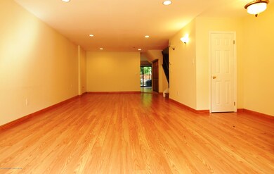 (2) Living Room