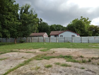 3902 Crane St, Houston, TX 77026 - photo 2