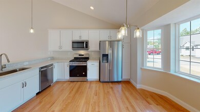 EAT-IN KITCHEN - SIMILAR UNIT