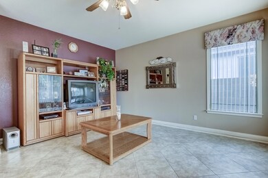 3341 E Lexington Ct-14