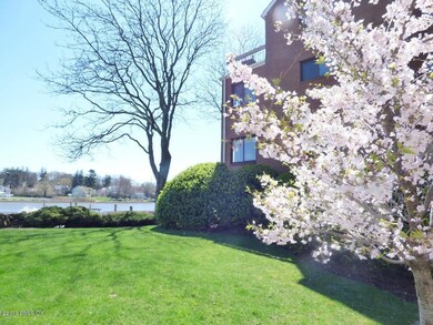 Courtyard Views1