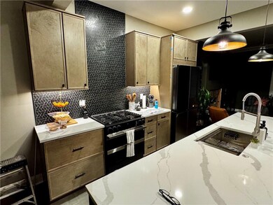 3704 Baltimore Ave unit 1, Kansas City, MO 64111 - photo 3