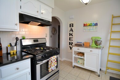 Eat-in Kitchen
